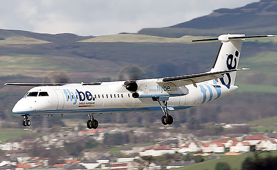 ͼ�ģ�Flybe���չ�˾�Ӱ͵�Q400�Ϳͻ�����