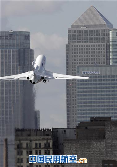 ������ӥ��ABACE2012չʾ��ӥ7X����ӥ2000LX