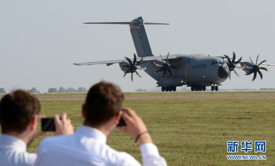 ���пͳ�A-400M���������