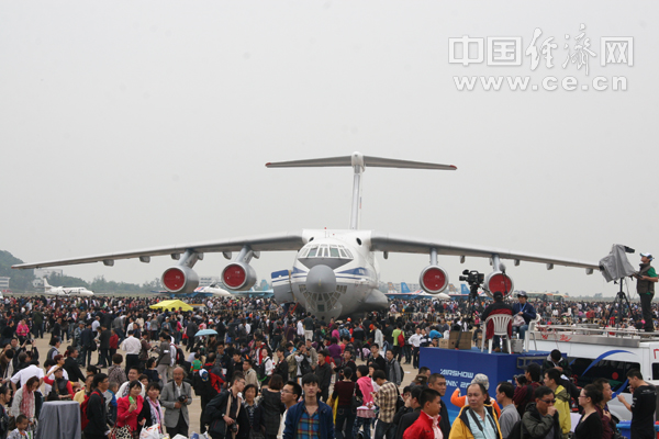 �麣��չ��������