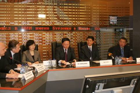 http://ru.china-embassy.org/chn/sgxw/W020100903198831881813.jpg